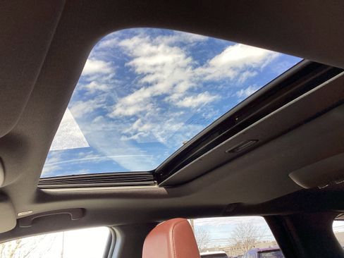 Used 2024 Dodge Durango GT image 19