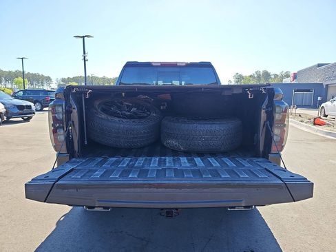 Used 2022 GMC Sierra 1500 Elevation w/ Preferred Package image 17