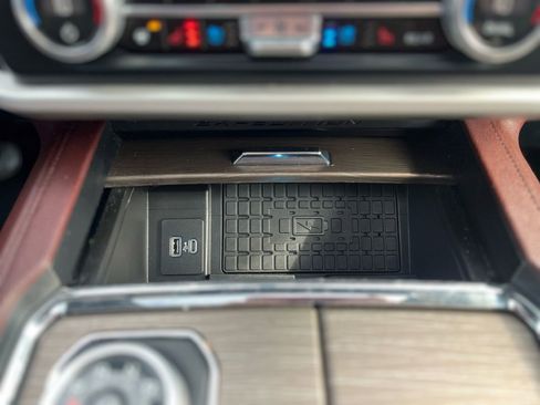 Used 2024 Ford Expedition Max Limited image 18