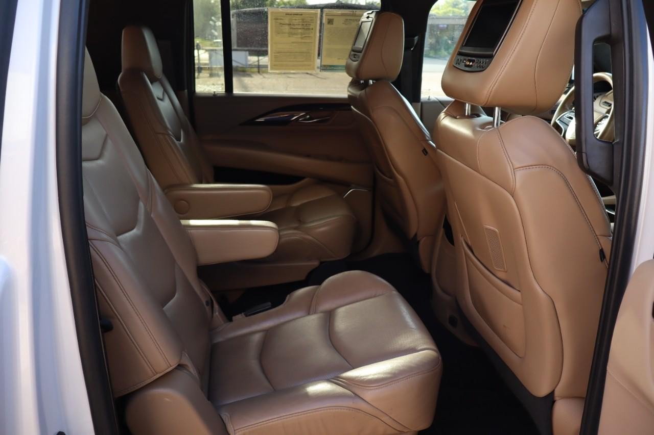 Used 2019 Cadillac Escalade ESV Platinum AWD/4WD image 19