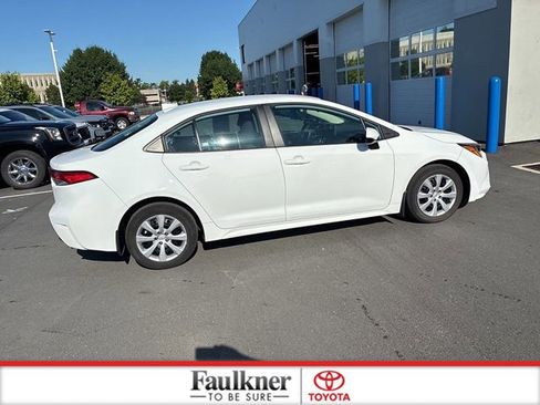Used 2023 Toyota Corolla LE w/ Carpet Mat Package (TMS) FWD image 7