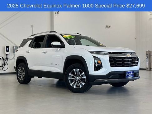 Used 2025 Chevrolet Equinox LT w/ Convenience Package II FWD image 3