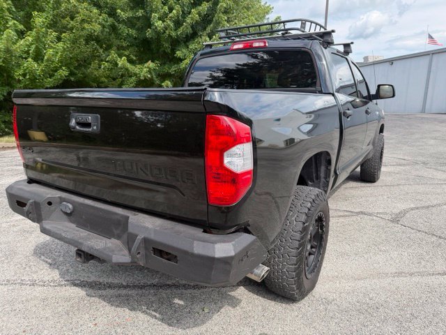 Used 2017 Toyota Tundra 4x4 CrewMax image 5