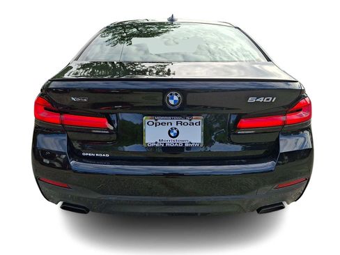 Used 2023 BMW 540i xDrive w/ M Sport Package AWD/4WD image 5