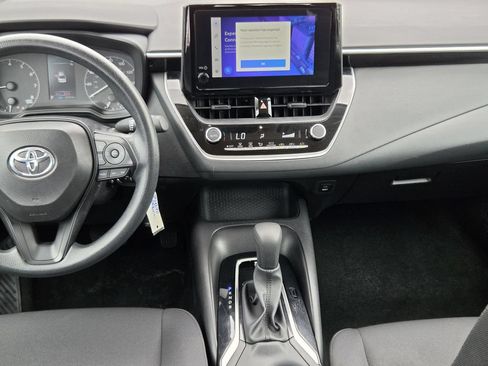 Used 2025 Toyota Corolla LE FWD image 17