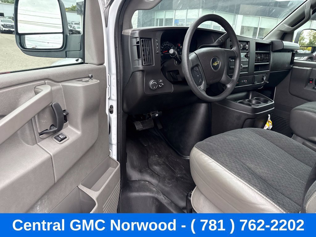 Used 2025 Chevrolet Express 2500 w/ Driver Convenience Package RWD image 17