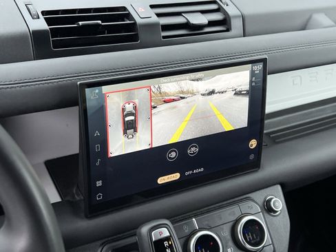 Used 2025 Land Rover Defender 110 S image 17