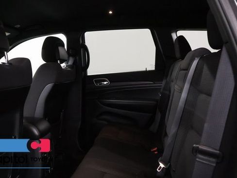 Used 2020 Jeep Grand Cherokee Laredo w/ Security & Convenience Group AWD/4WD image 30