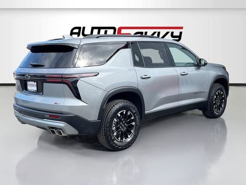 Used 2025 Chevrolet Traverse Z71 w/ LPO, Floor Liner Package AWD/4WD image 7