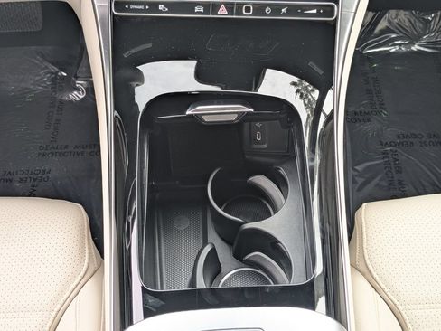 Certified 2025 Mercedes-Benz GLC 300 4MATIC image 6