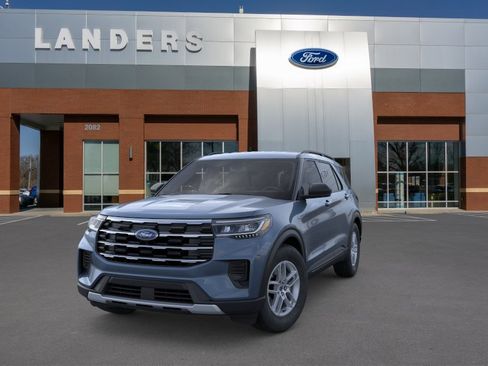 New 2026 Ford Explorer Active RWD image 2