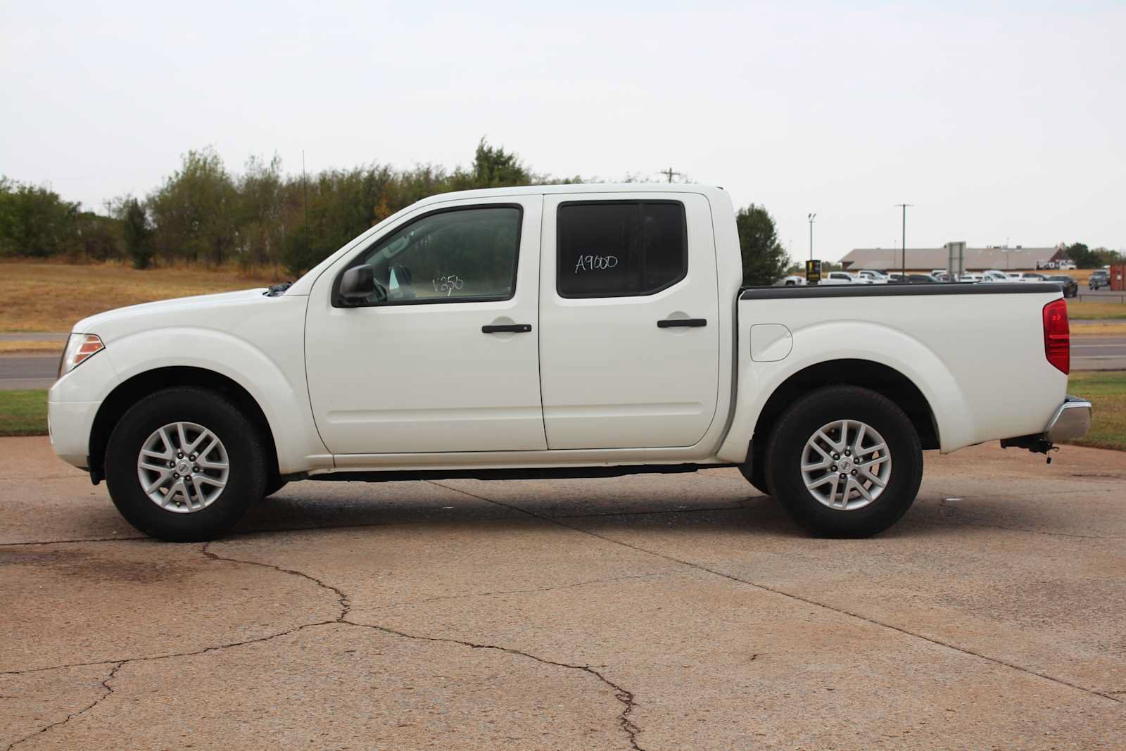 Used 2019 Nissan Frontier SV RWD image 6