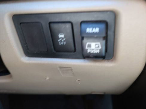Used 2010 Toyota Tundra 4x4 Double Cab image 19