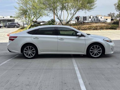 Used 2014 Toyota Avalon XLE Touring FWD image 2