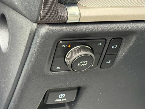 Used 2025 Ford Expedition Active AWD/4WD image 30