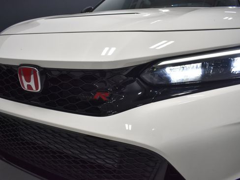 Used 2025 Honda Civic Type R image 12