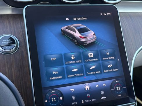 Used 2025 Mercedes-Benz C 300 4MATIC Sedan image 31