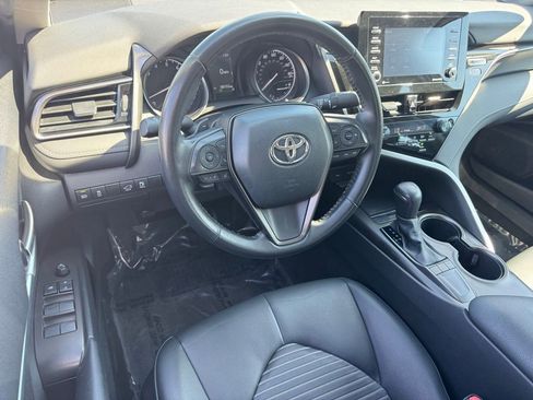 Used 2024 Toyota Camry SE image 19