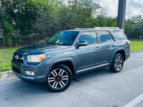 Used 2011 Toyota 4Runner SR5 w/ Convenience Pkg RWD image 1