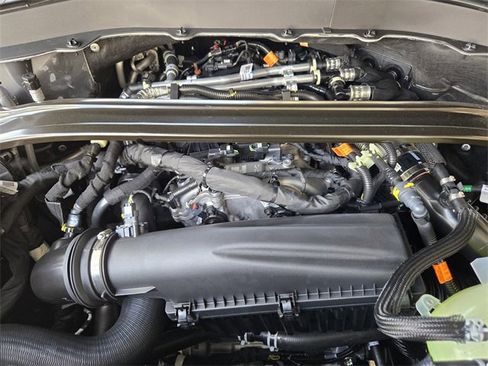 New 2025 Ford Explorer Active w/ Active Comfort Package image 23