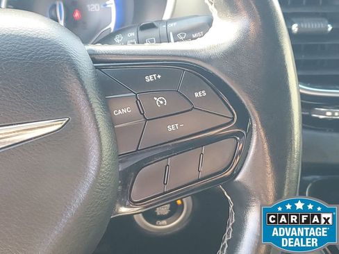 Used 2020 Chrysler Pacifica Touring w/ S Appearance Package image 37