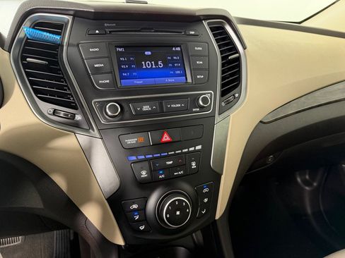 Used 2018 Hyundai Santa Fe Sport w/ Winter Weather Package FWD image 16