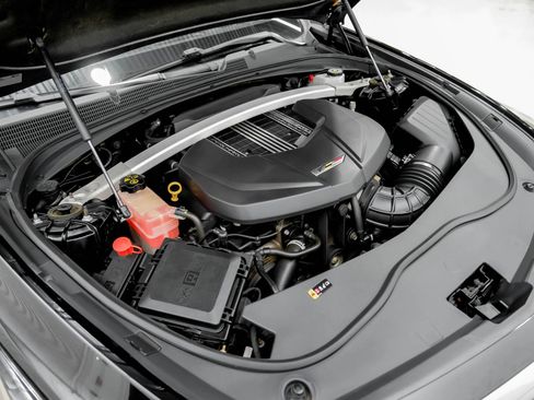 Used 2018 Cadillac CTS V w/ Luxury Package image 57