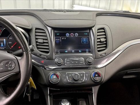 Used 2014 Chevrolet Impala LT w/ Convenience Package image 6