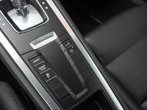 Used 2016 Porsche Cayman RWD image 20