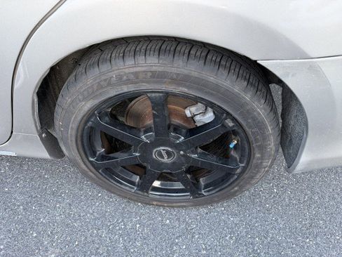 Used 2014 Toyota Camry LE image 21