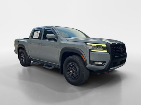 Certified 2025 Nissan Frontier PRO-4X w/ Pro Premium Package AWD/4WD image 8