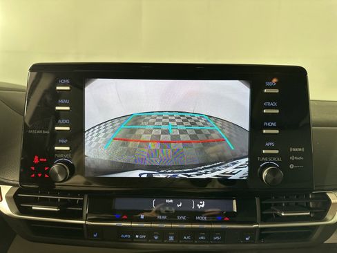 Used 2021 Toyota Sienna XLE image 12