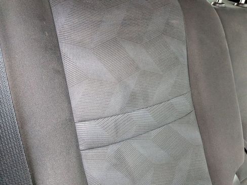 Used 2015 Nissan Rogue S image 17