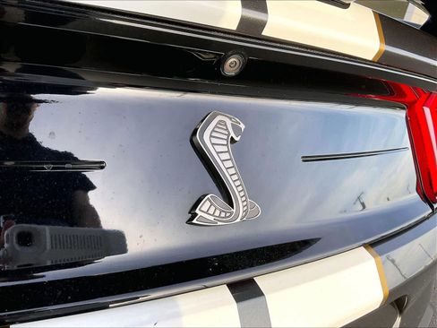 Used 2020 Ford Mustang Shelby GT500 w/ Technology Package image 10