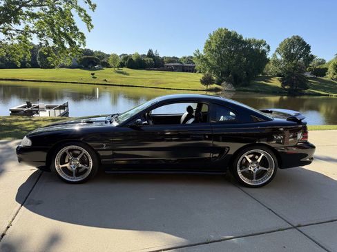 Used 1994 Ford Mustang Cobra RWD image 2