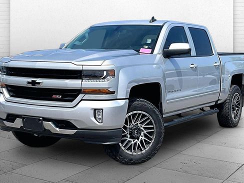 Used 2018 Chevrolet Silverado 1500 LT w/ All Star Edition AWD/4WD image 8
