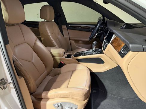 Used 2019 Porsche Macan AWD/4WD image 11