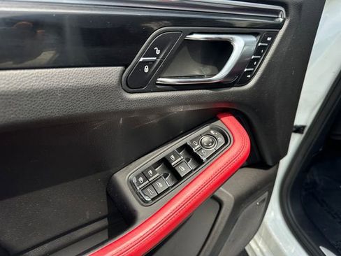 Used 2017 Porsche Macan GTS AWD/4WD image 11