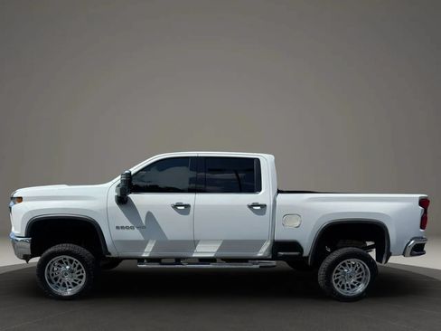 Used 2020 Chevrolet Silverado 2500 LTZ w/ LTZ Premium Package RWD image 3