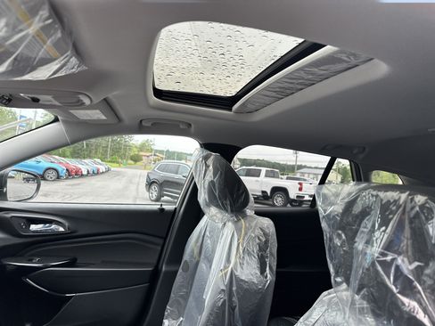 New 2026 Chevrolet Trax ACTIV w/ Sunroof Package FWD image 8