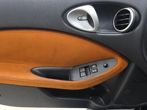 Used 2014 Nissan 370Z Touring w/ Sport Package RWD image 9