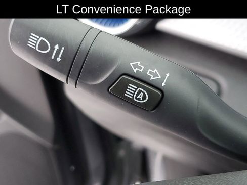 Used 2025 Chevrolet Trax LT w/ LT Convenience Package image 11