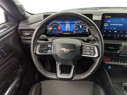 Certified 2025 Ford Mustang Coupe RWD image 10