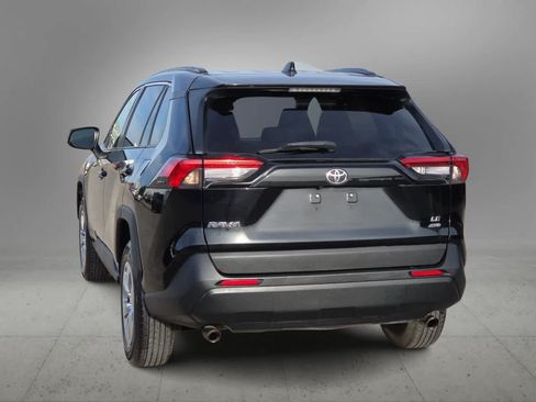 Used 2021 Toyota RAV4 LE AWD/4WD image 7