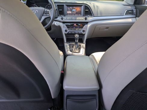 Used 2018 Hyundai Elantra Value Edition FWD image 27