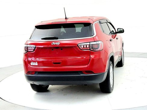 Used 2023 Jeep Compass Sport image 5