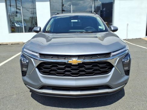 Certified 2024 Chevrolet Trax LT w/ Driver Confidence Package FWD image 2