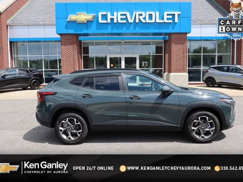 Used 2025 Chevrolet Trax LT w/ Driver Confidence Package FWD image 1