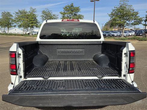 Used 2023 Nissan Frontier SV image 24