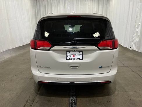 Used 2020 Chrysler Pacifica Limited w/ Advanced Safetytec Group FWD image 4